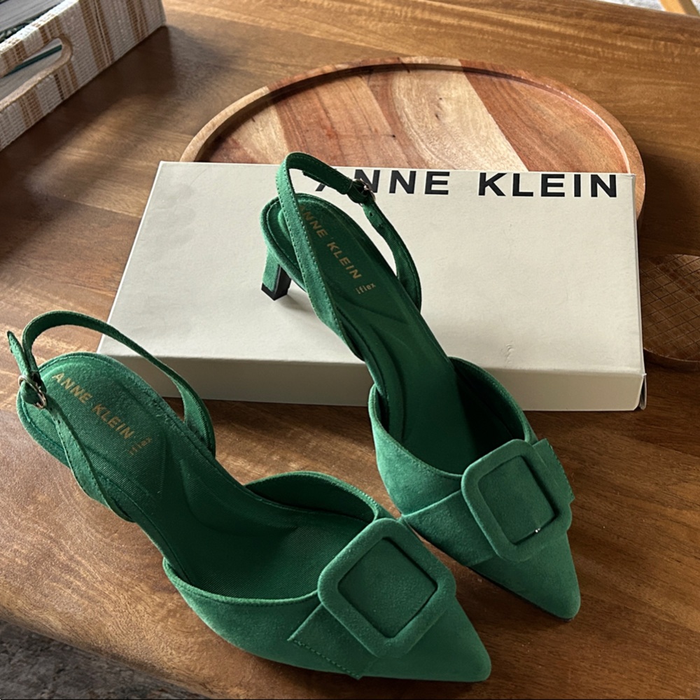 Anne Klein Vibrant Green Slingback Heels - never worn!